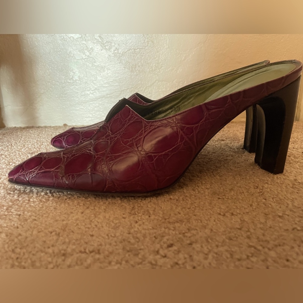 Vintage 90s croc embossed calf leather.